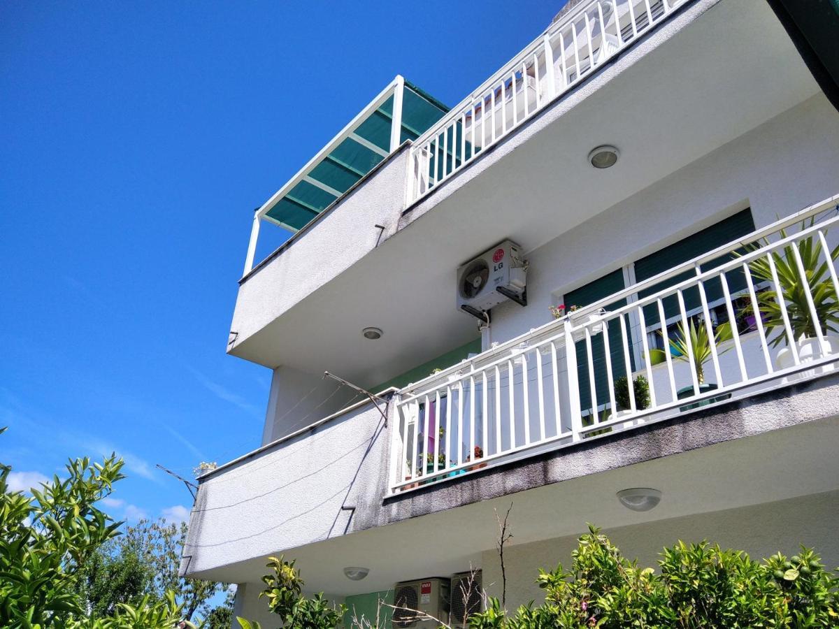 Apartments With A Parking Space Kastel Stafilic, Kastela - 20694 Exteriér fotografie